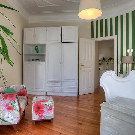Angola 1 - 6 Bedrooms Apartment