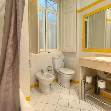 Angola 1 - 6 Bedrooms Apartamento *