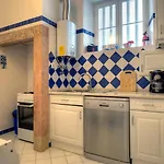 Angola 1 - 6 Bedrooms Lägenhet